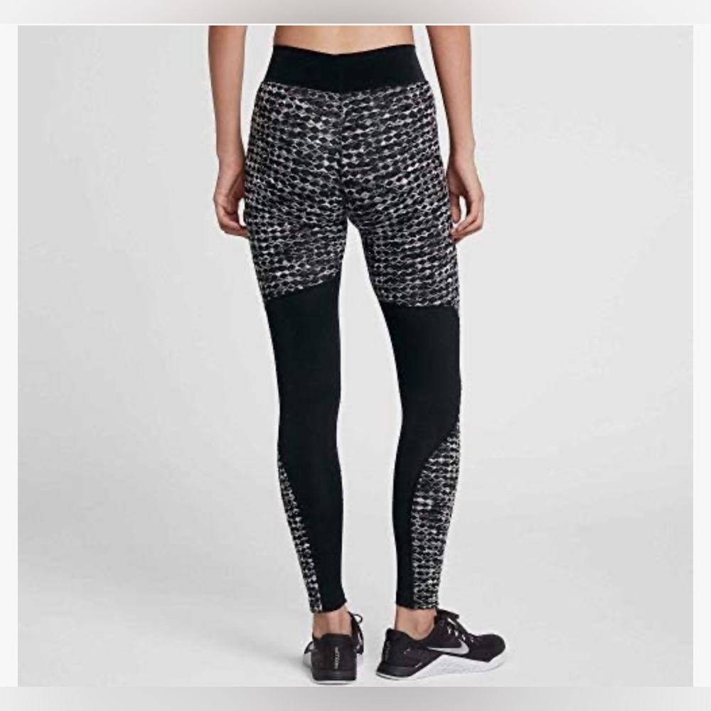 Nike Pro Hyperwarm Black and White Leggings